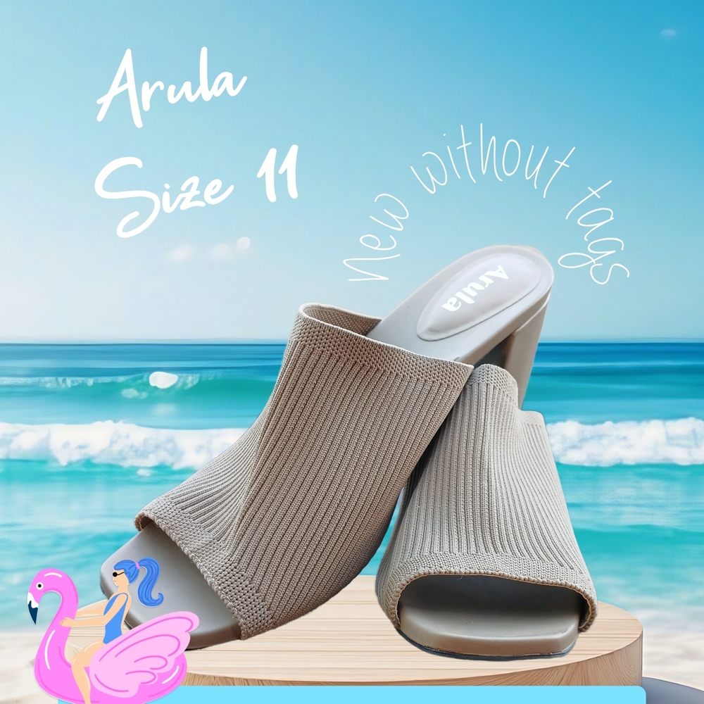 ARULA Women's Ribbed Open-Toe Slide Mules in Taupe
